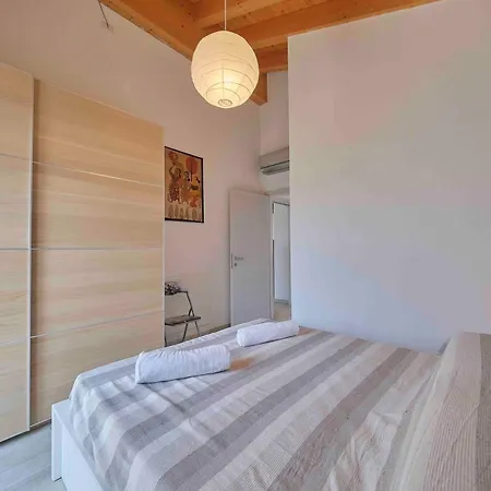 Schoenes Ferienhaus Villetta Batik *