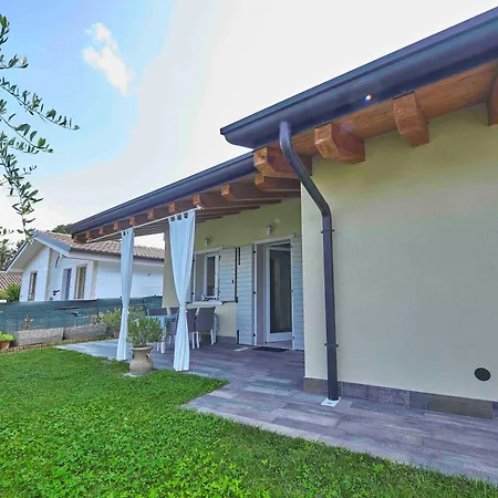 Schoenes Ferienhaus Villetta Batik Holiday home Bardolino