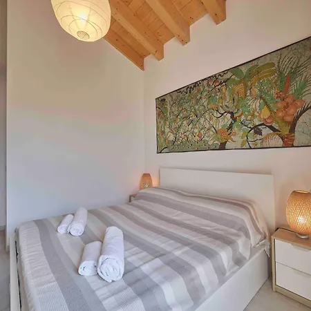 Holiday home Schoenes Ferienhaus Villetta Batik