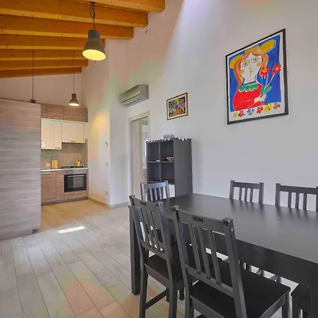 Schoenes Ferienhaus Villetta Batik Holiday home Bardolino