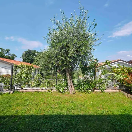 Holiday home Schoenes Ferienhaus Villetta Batik *